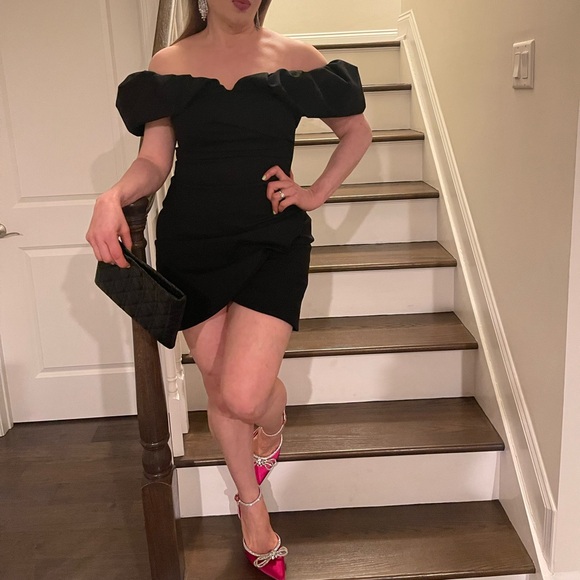 Elliatt Zanzibar off shoulder black dress 👗 - Picture 8 of 9